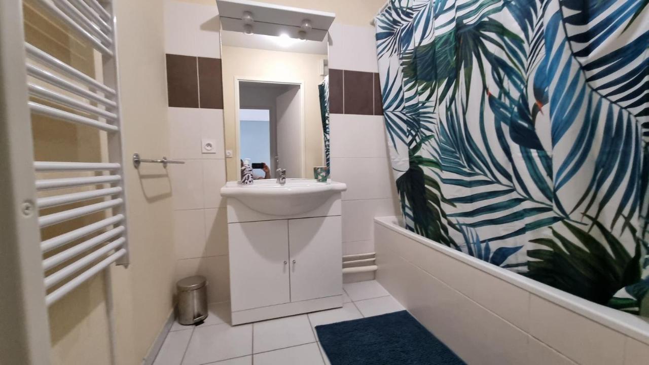 Beau T2 Bien Equipe Au Calme! ! Apartment Saint-Pierre-du-Mont  ภายนอก รูปภาพ